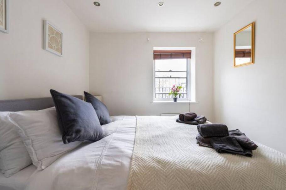 Super Central Beautiful Three Bedroom Londra Dış mekan fotoğraf