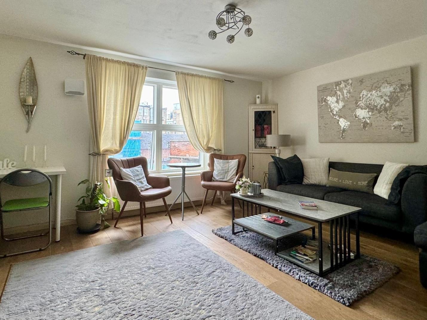 Super Central Beautiful Three Bedroom Londra Dış mekan fotoğraf
